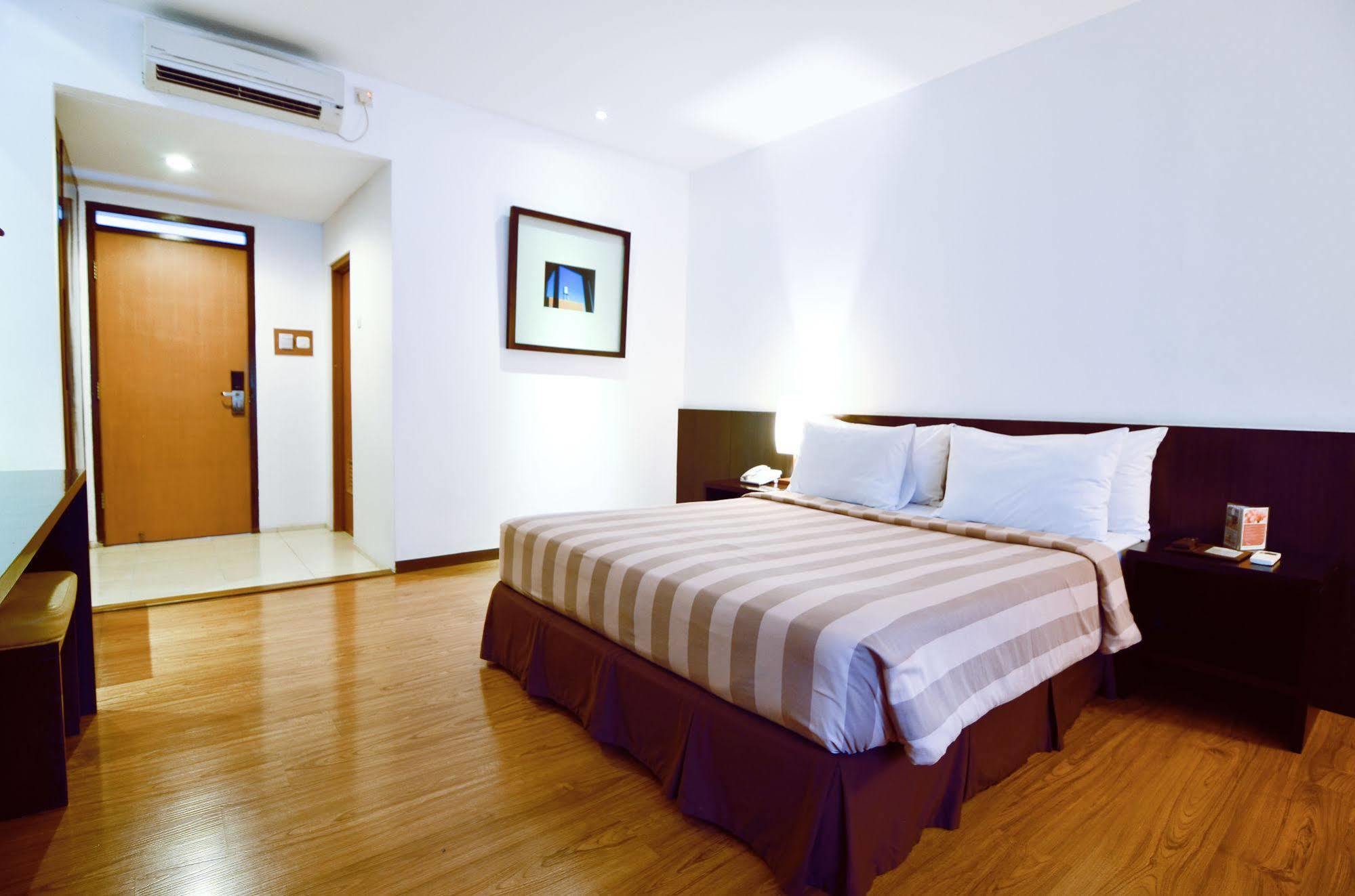 Gumilang Regency 4*