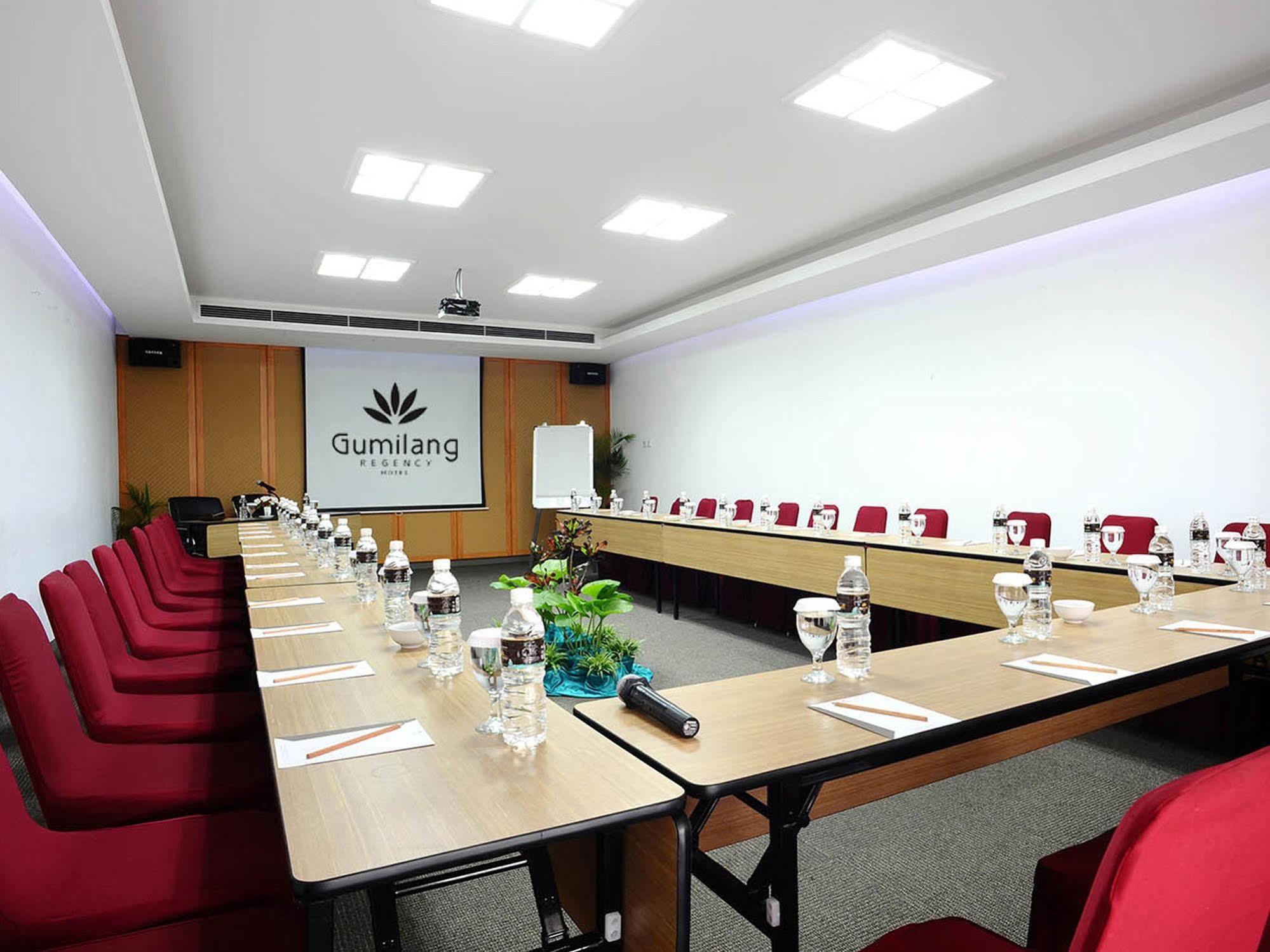 Hotel Gumilang Regency 4*
