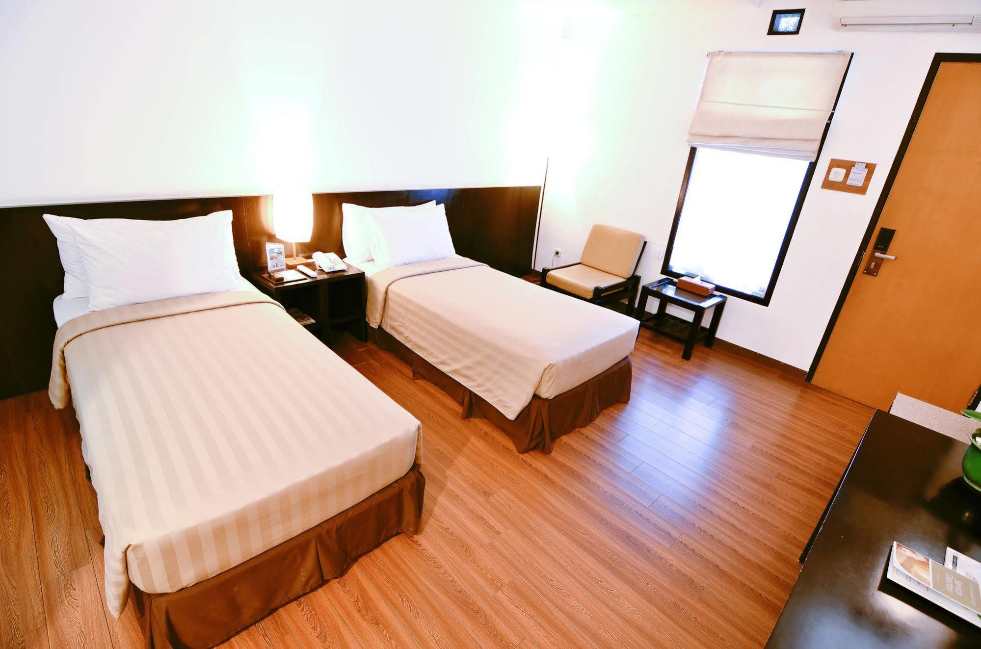 Gumilang Regency Hotel 4*