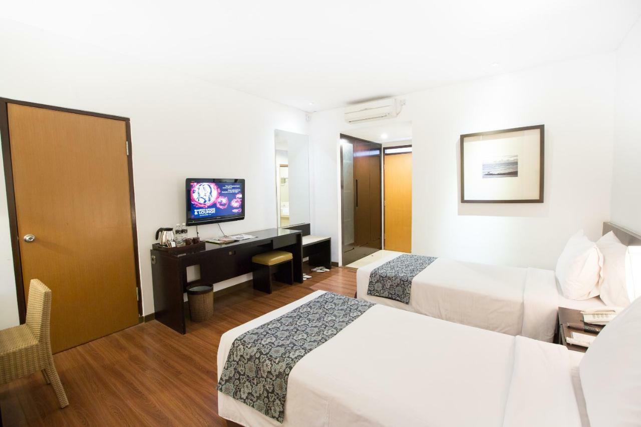 Gumilang Regency Hotel 4*